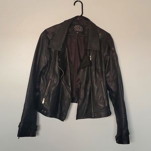 Black faux leather jacket 💣